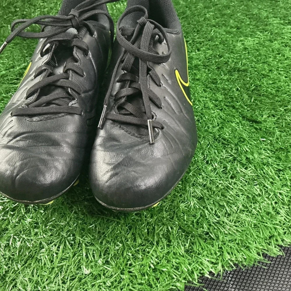 Nike Tiempo-Black/Yellow  Size 4.5Y